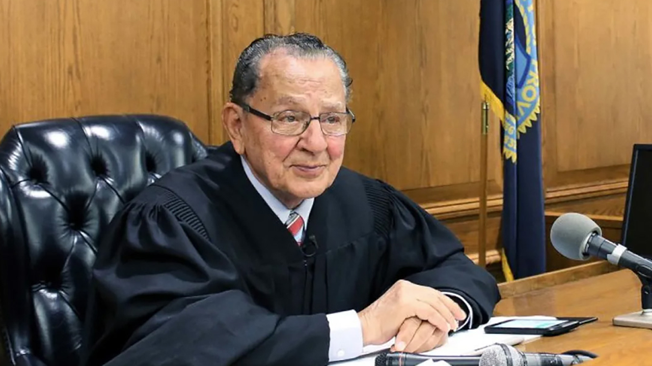 যুক্তরাষ্ট্রের জনপ্রিয় বিচারক ফ্রাঙ্ক ক্যাপ্রিও মা'রা গেছেন