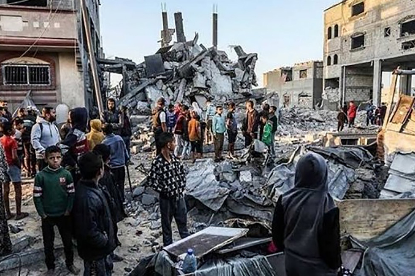 গাজায় ইসরায়েলের হামলা একদিনে নিহত কমপক্ষে ১০০ ফিলিস্তিনি