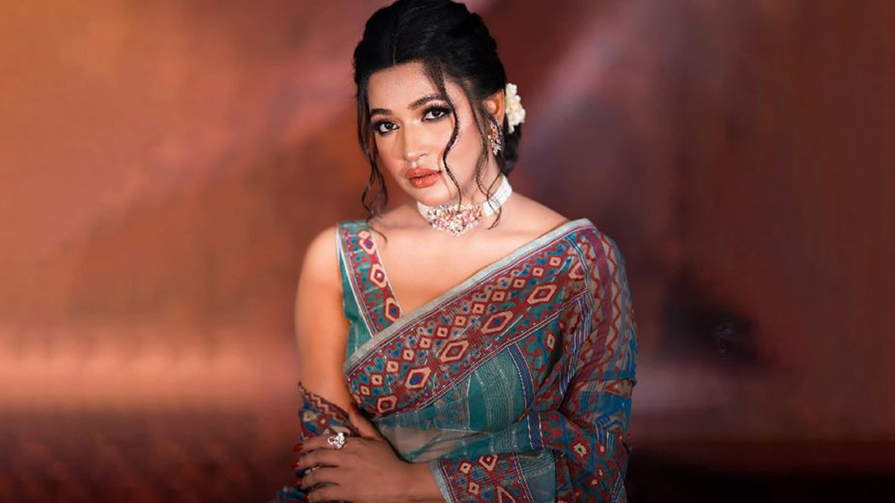 আজমেরী হক বাঁধন: “পুরুষদের নয় আমি ঘৃণা করি পিতৃতন্ত্রকে”