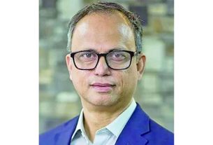 পোশাক শিল্পে গ্যাস সংকট রপ্তানি ও অর্থনীতিকে হু'ম'কি'তে ফেলেছে : মাহমুদ হাসান