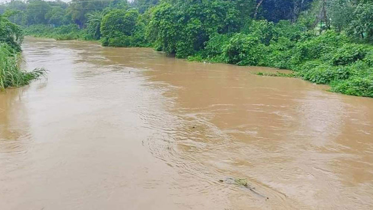 ছয় জেলায় বন্যার শঙ্কা নদীর পানি সমতল বৃদ্ধি পেতে পারে আগামী ২৪ ঘণ্টায়