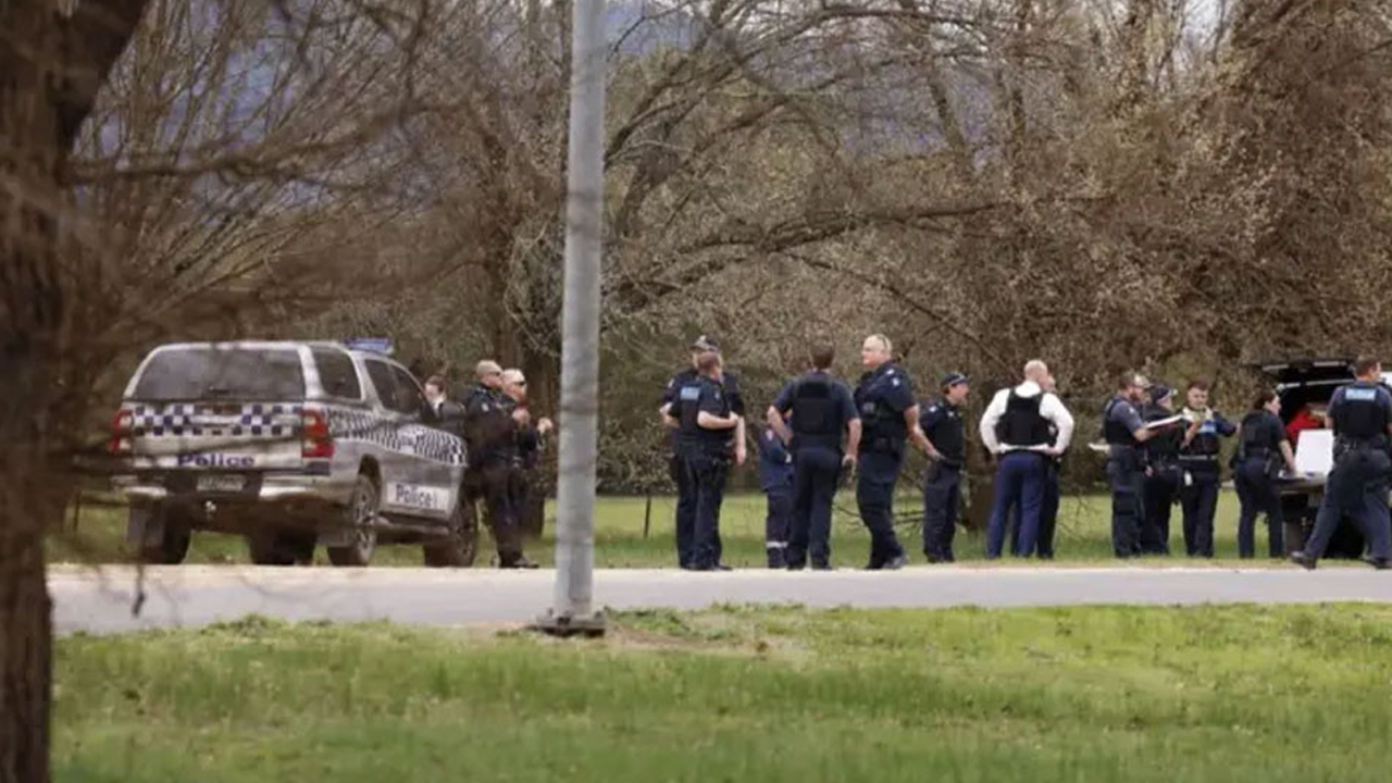 অস্ট্রেলিয়ায় ব'ন্দু'কধারীর গু'লি'তে দুই পুলিশ কর্মকর্তা নি'হ'ত