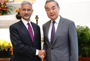 চীনের পররাষ্ট্রমন্ত্রী ওয়াং ই ভারত-চীনকে প্রতিদ্বন্দ্বী নয়, অংশীদার হিসেবে দেখা উচিত