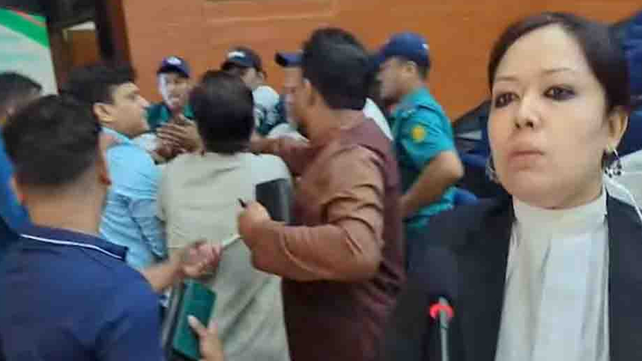 রুমিন ফারহানা অনুসারী ও এনসিপি নেতাকর্মীদের হাতাহাতি