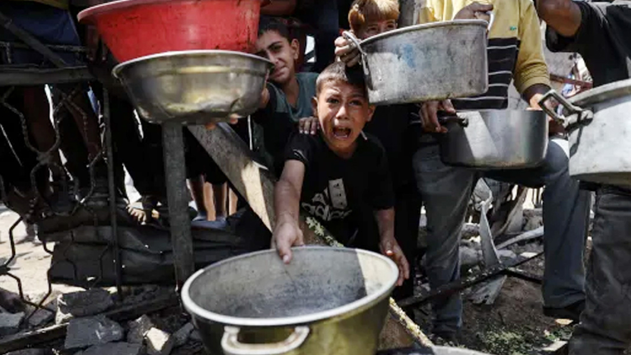গাজায় তীব্র দুর্ভিক্ষ অনাহারে মৃ'ত্যু ৩১৩ জনের