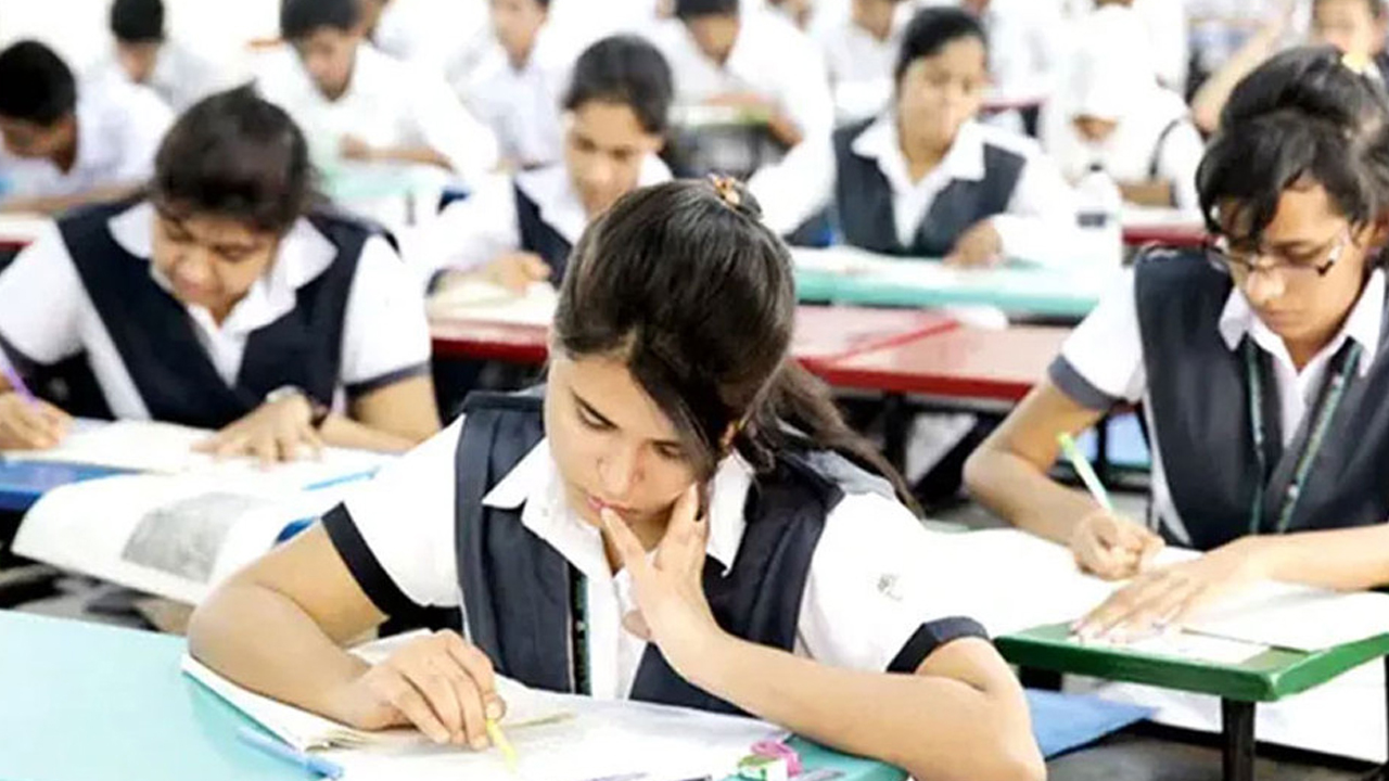 ২০২৬ সালের এইচএসসি আলিম ও সমমান পরীক্ষা হবে পূর্ণাঙ্গ পাঠ্যক্রম অনুযায়ী