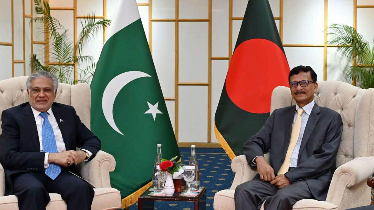 ঢাকায় বাংলাদেশ–পাকিস্তান পররাষ্ট্রমন্ত্রী পর্যায়ের বৈঠক