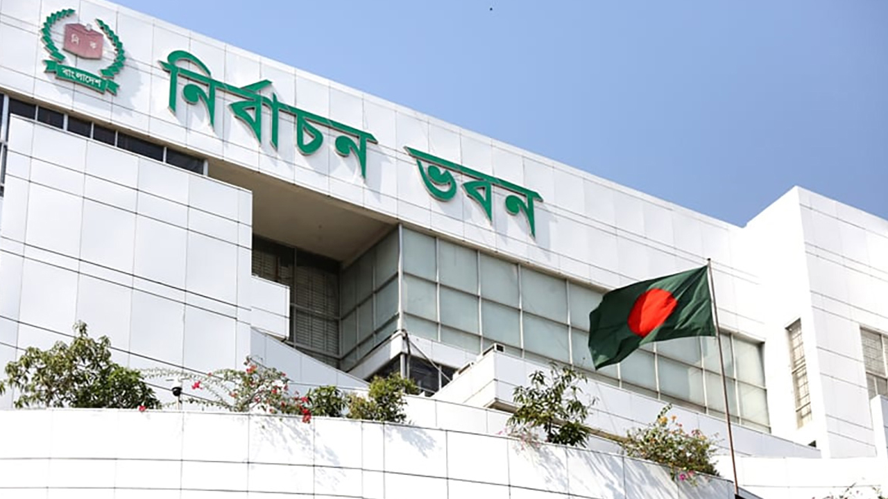 ত্রয়োদশ সংসদ নির্বাচনে ভোট প্রচারে বিলবোর্ড ও ড্রোন ব্যবহার সীমিত করলো ইসি