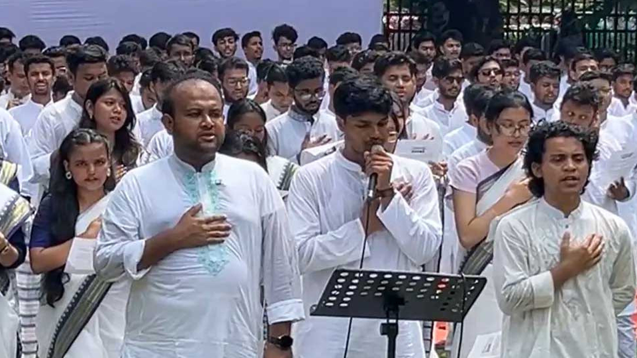 ডাকসু ও হল সংসদ নির্বাচনে ছাত্রদল প্যানেলের শপথবাক্য পাঠ