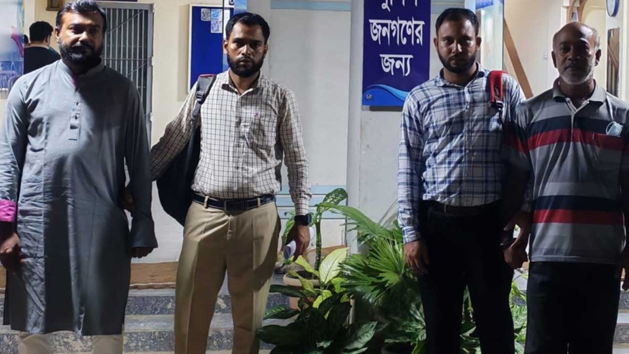 সাবেক মন্ত্রীর বাংলাদেশি এজেন্ট আজিজ ও উৎপল গ্রে'প্তা'র