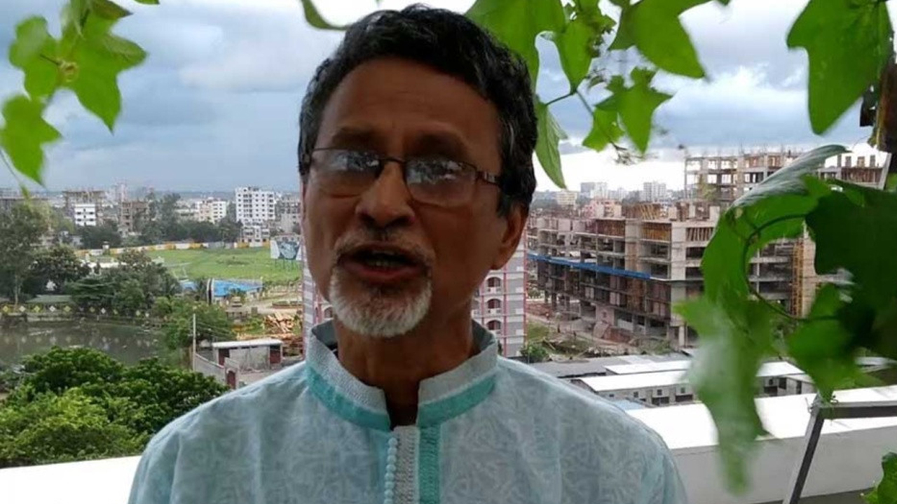 সাবেক সচিব মোহাম্মদ সফিকুল ইসলাম গ্রে'প্তা'র