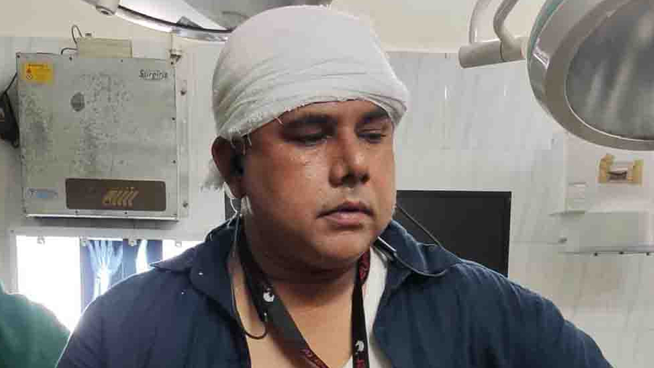 নরসিংদীতে বিএনপির সংঘর্ষ সংবাদ সংগ্রহকালে সাংবাদিক আ'হ'ত