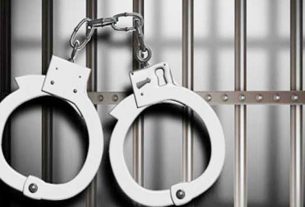 নিষিদ্ধ আওয়ামী লীগের আট নেতাকর্মী গ্রে'প্তা'র