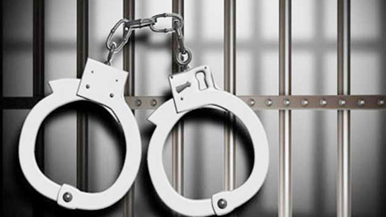 নিষিদ্ধ আওয়ামী লীগের আট নেতাকর্মী গ্রে'প্তা'র