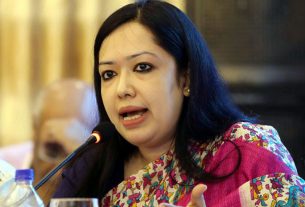 নিউইয়র্ক বিমানবন্দর হা'ম'লা'র ঘটনায় প্রশ্ন তুললেন বিএনপি নেত্রী রুমিন ফারহানা