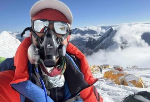 বাংলাদেশি পর্বতারোহী তৌফিক আহমেদ তমাল জয় করলেন মানাসলু পর্বত