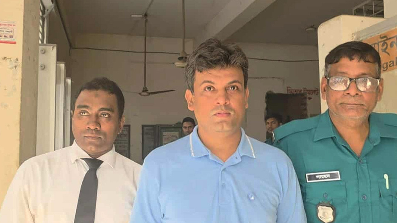 হ'ত্যা চেষ্টা মা'ম'লা'য় ছাত্রলীগের সাবেক সভাপতি শরিফুল গ্রে'প্তা'র