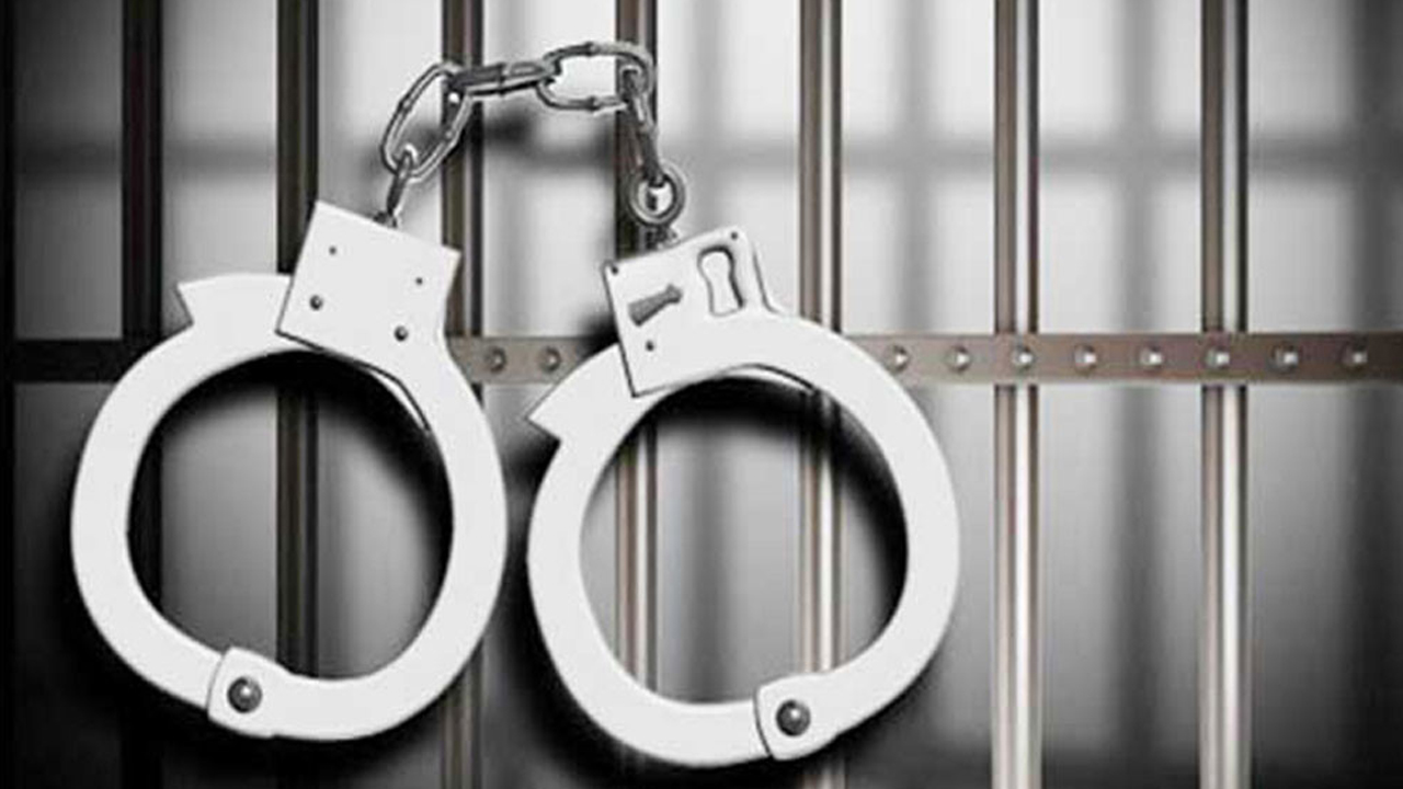 মোহাম্মদপুর বিশেষ অভিযানে গ্রে'প্তা'র ২১ উদ্ধার মা'দ'ক ও দেশীয় অ'স্ত্র