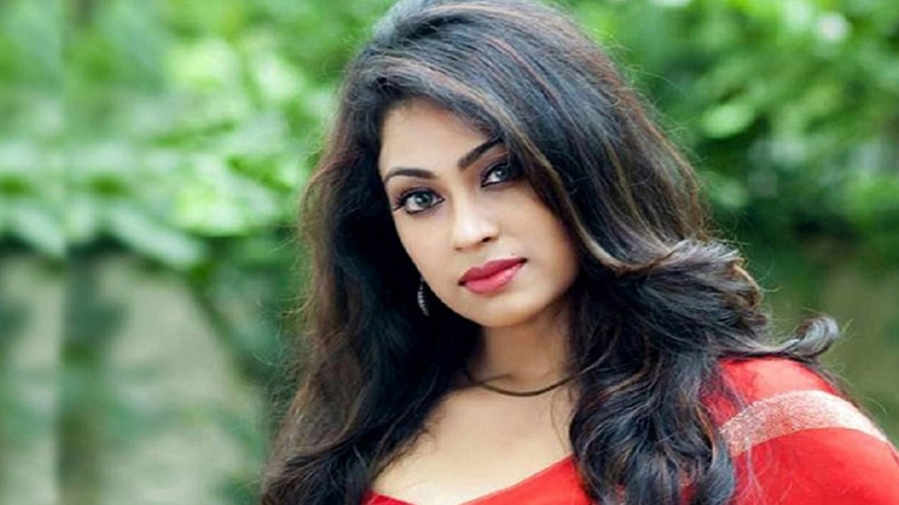 চিত্রনায়িকা পপি জন্মদিনে সিনেমা নিয়ে ক্ষমা চাইলেন