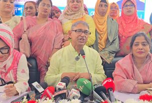 কিছু রাজনৈতিক দল গণতন্ত্র ব্যাহত করছে: আহমেদ আযম খান