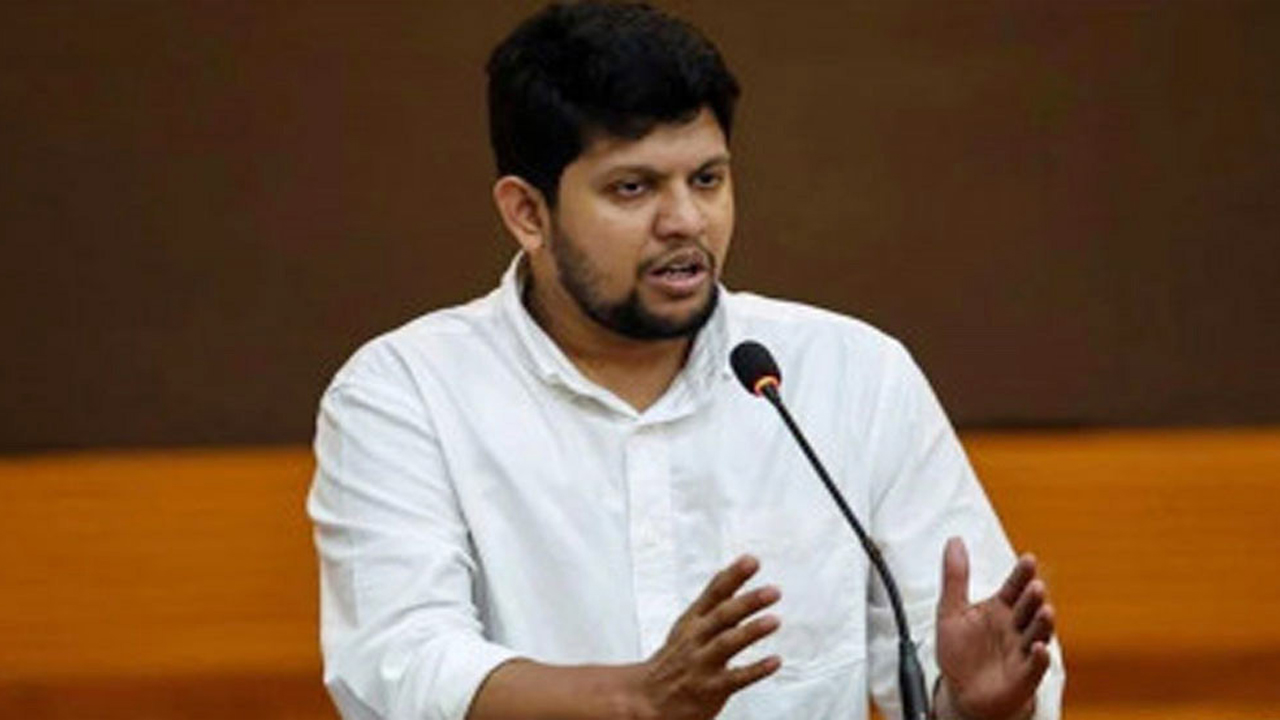 নিজ দায়িত্ব নিয়ে অনিশ্চয়তায় তথ্য উপদেষ্টা মাহফুজ আলম