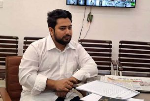 হাসিনাসহ তিনজনের বিরুদ্ধে সাক্ষ্য দিতে ট্রাইব্যুনালে নাহিদ ইসলাম