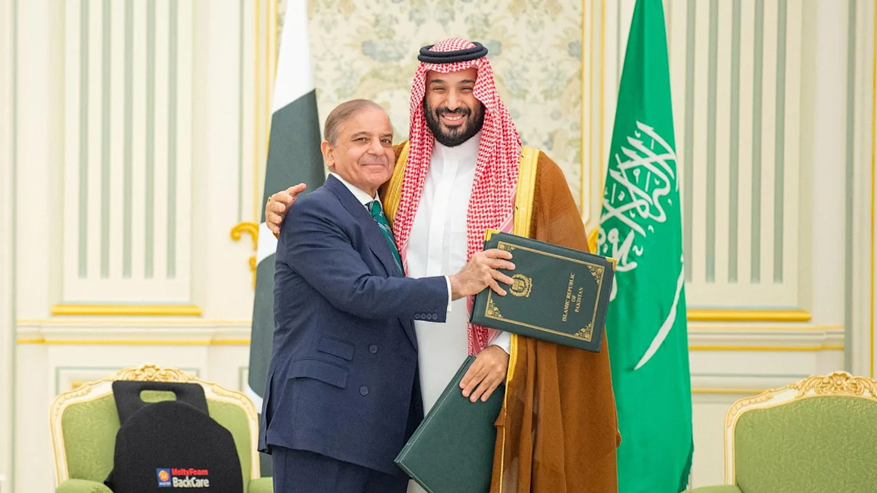 সৌদি আরব-পাকিস্তানের ঐতিহাসিক যৌথ প্রতিরক্ষা চুক্তি