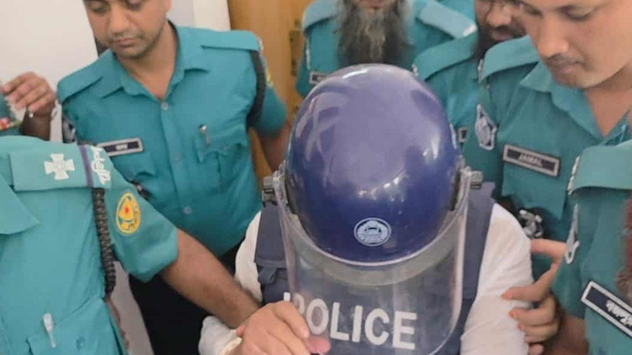 দুদকের মা'ম'লা'য় সাবেক এমপি ও বেঙ্গল গ্রুপ চেয়ারম্যান মোরশেদ আলমকে গ্রে'প্তা'র