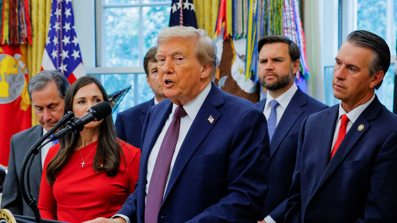 যুক্তরাষ্ট্রের সেনারা ভেনেজুয়েলার মা'দ'ক'বা'হী নৌকায় হা'ম'লা চালিয়ে নি'হ'ত ১১ : ট্রাম্প