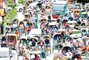 রাজধানীসহ সারাদেশে ব্যাটারিচালিত রিকশার দৌরাত্ম্য, বাড়ছে দুর্ঘটনা ও সড়ক বিশৃঙ্খলা