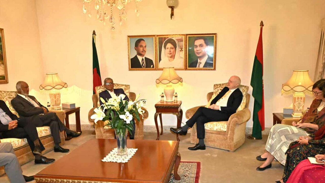 নবনিযুক্ত জার্মান রাষ্ট্রদূতের সঙ্গে বিএনপি মহাসচিব মির্জা ফখরুলের সাক্ষাৎ