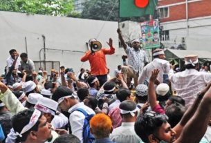 ঢাকায় শিক্ষকদের অবস্থান কর্মসূচি ও অনির্দিষ্টকালীন কর্মবিরতি