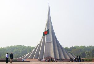 মহান বিজয় দিবস ২০২৫: সাভার জাতীয় স্মৃতিসৌধে পরিষ্কার-পরিচ্ছন্নতার কাজ, ১৩-১৫ ডিসেম্বর প্রবেশ বন্ধ