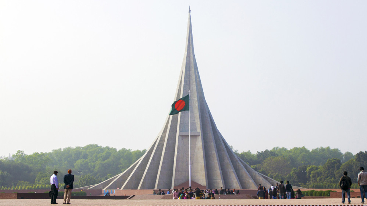 মহান বিজয় দিবস ২০২৫: সাভার জাতীয় স্মৃতিসৌধে পরিষ্কার-পরিচ্ছন্নতার কাজ, ১৩-১৫ ডিসেম্বর প্রবেশ বন্ধ