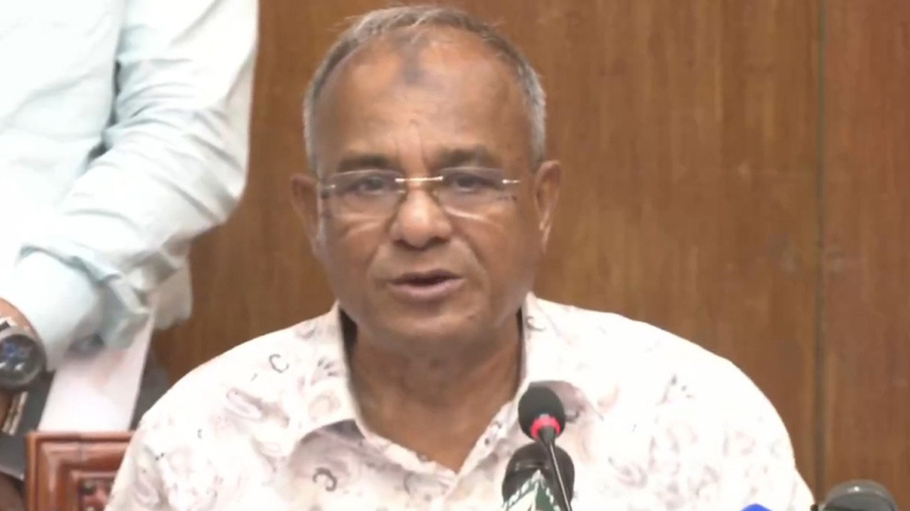 পাশের দেশ থেকে বিশৃঙ্খলা সৃষ্টির চেষ্টা হয়েছে: স্বরাষ্ট্র উপদেষ্টা