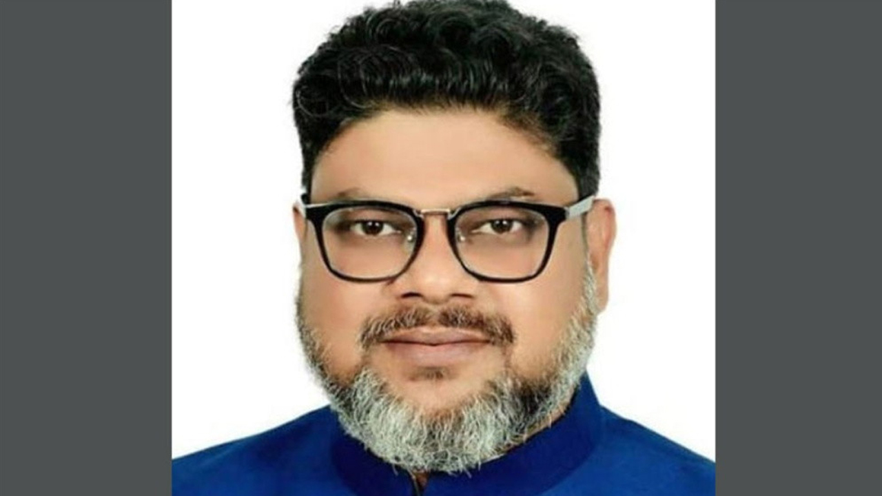 নওগাঁ-৬ এর সাবেক এমপি মো. ওমর ফারুক সুমনসহ ৬ জনকে গ্রে'প্তা'র