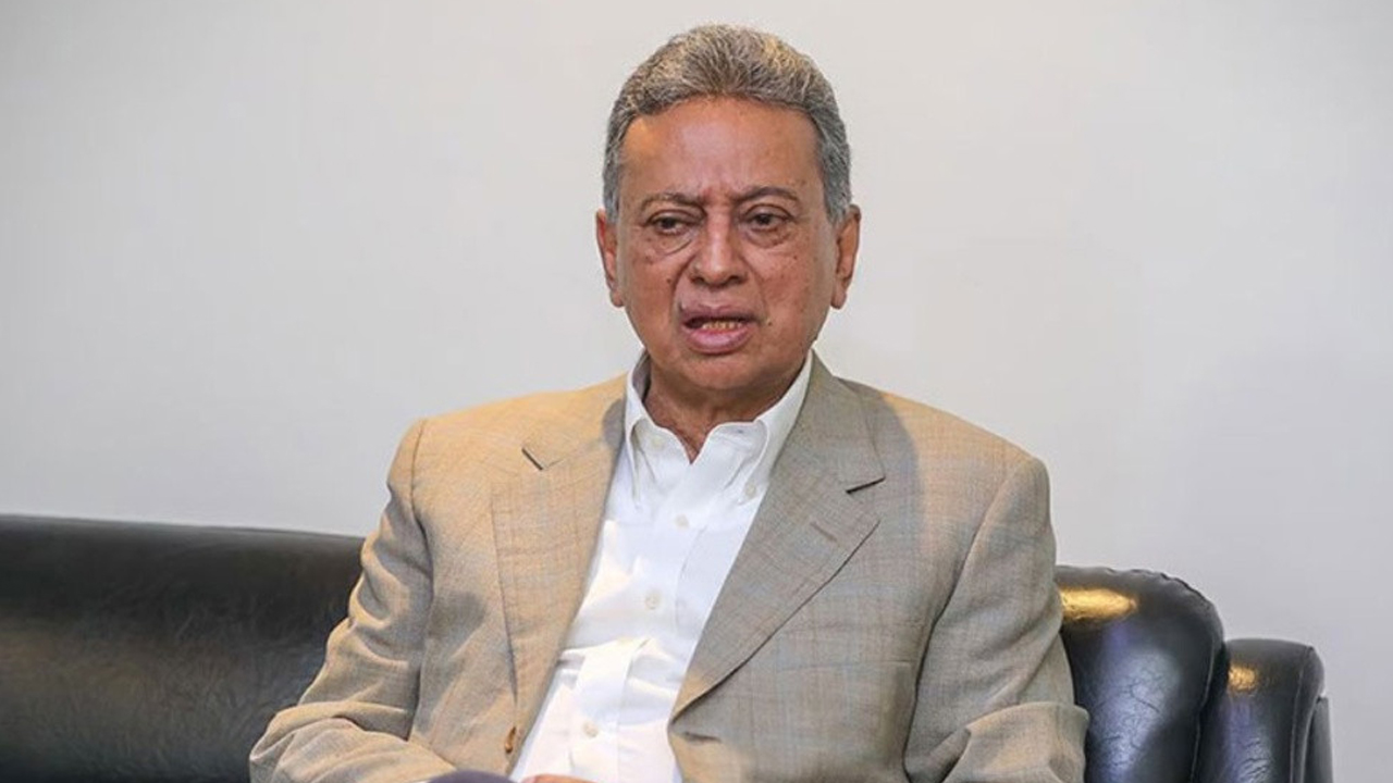 বাংলাদেশ ব্যাংকের স্বাধীনতা ছাড়া অর্থনীতি টিকবে না: আমীর খসরু