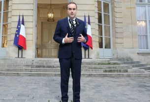 “ফ্রান্সের প্রধানমন্ত্রী লেকর্নুর হঠাৎ প'দ'ত্যা'গ, ম্যাকরন সরকারের সামনে নতুন সংকট”