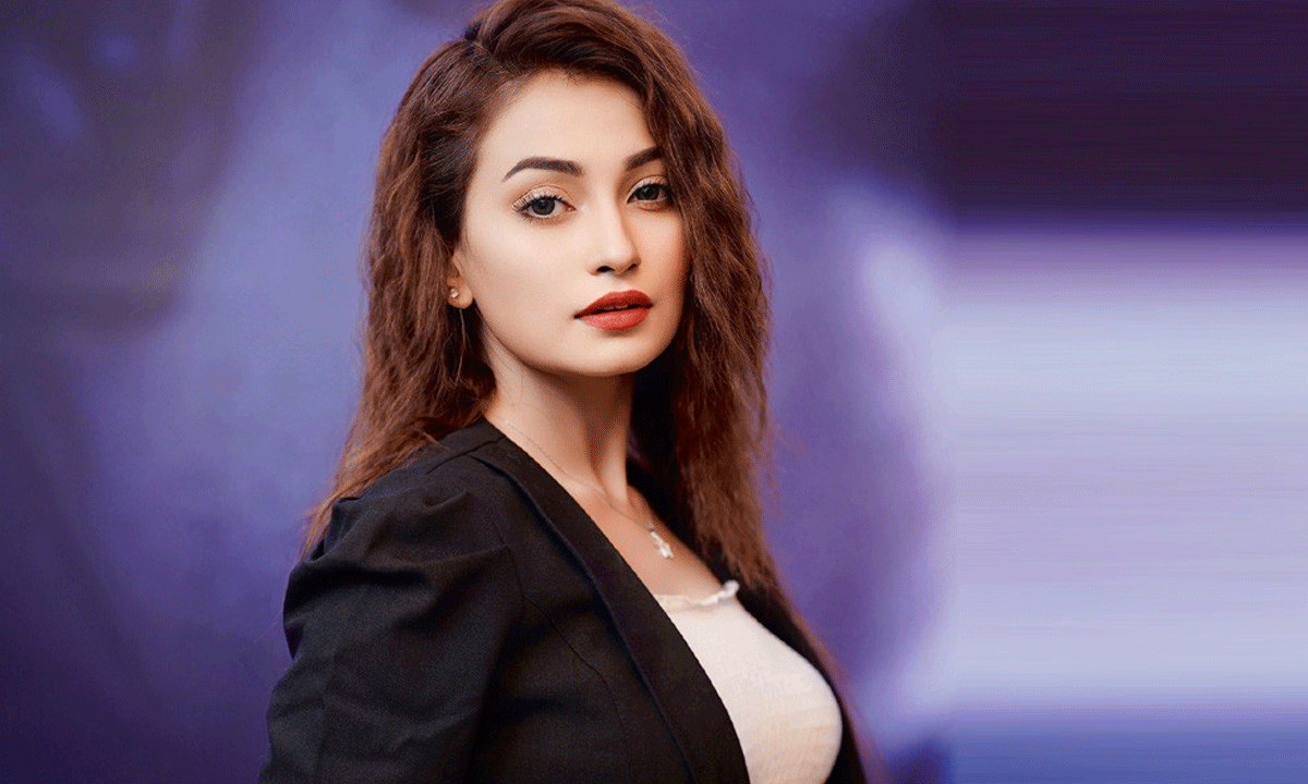 চিত্রনায়িকা রাজ রীপার মোবাইল ছিনতাই, হাতিরঝিলে গাড়ি থেকে চুরি