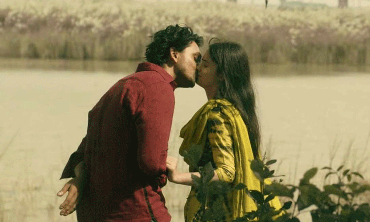 কাশবনে ‘অন্তরঙ্গ মুহূর্তে’ আরিফিন শুভ-ঐশী, ভিডিও ভাইরাল