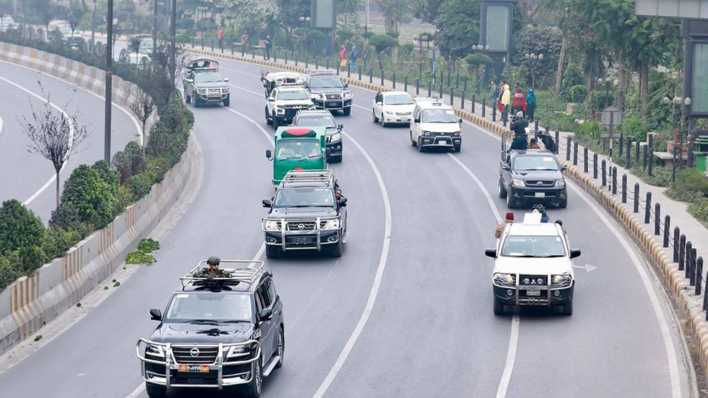 জাতীয় সংসদে পৌঁছালো খালেদা জিয়ার ম'র'দে'হ, সকাল থেকেই শোকার্ত মানুষের ঢল
