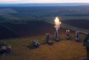 ইউক্রেনীয় সেনাদের অবস্থান লক্ষ্য করে ব্যাপক ড্রোন-মি'সা'ই'ল হা'ম'লা রাশিয়ার