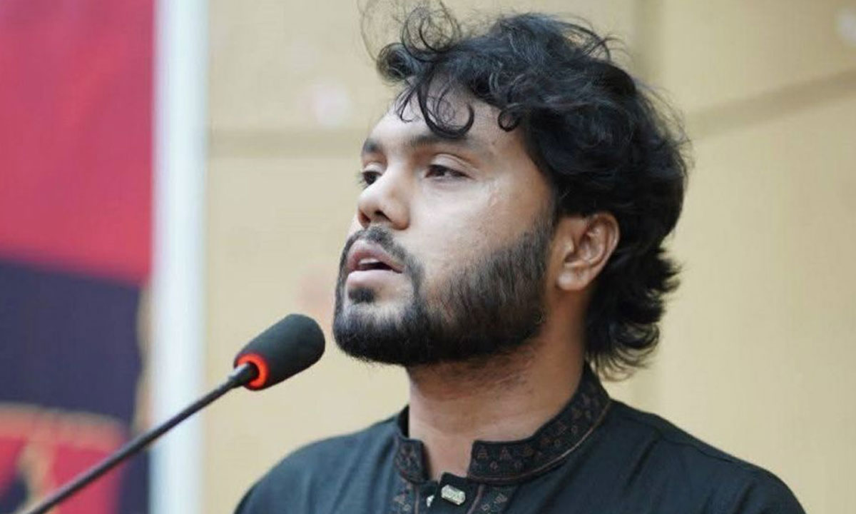 উন্নত চিকিৎসায় ওসমান হাদিকে নিতে সিঙ্গাপুরগামী এয়ার অ্যাম্বুলেন্স ঢাকায় পৌঁছেছে