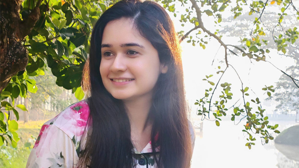 “স্কুলজীবনের প্রেম প্রস্তাবে ঐশীর চমকপ্রদ প্রতিক্রিয়া”