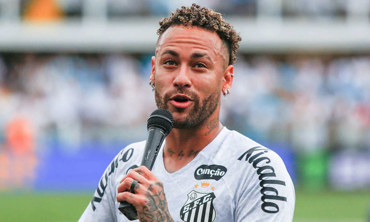 নেইমার সান্তোসে থাকছেন ২০২৬ বিশ্বকাপ পর্যন্ত, ছয় মাসের নতুন চুক্তিতে সমঝোতা