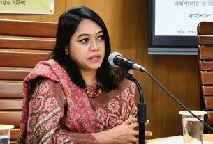 জনগণকে হ্যা-না ভোটের বিষয়টি বোঝানো বড় চ্যালেঞ্জ: তথ্য সচিব