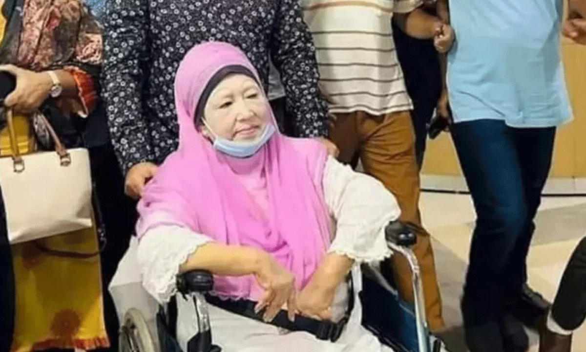 উন্নত চিকিৎসার জন্য লন্ডনে নেওয়া হচ্ছে খালেদা জিয়াকে: প্রস্তুতি সম্পন্ন