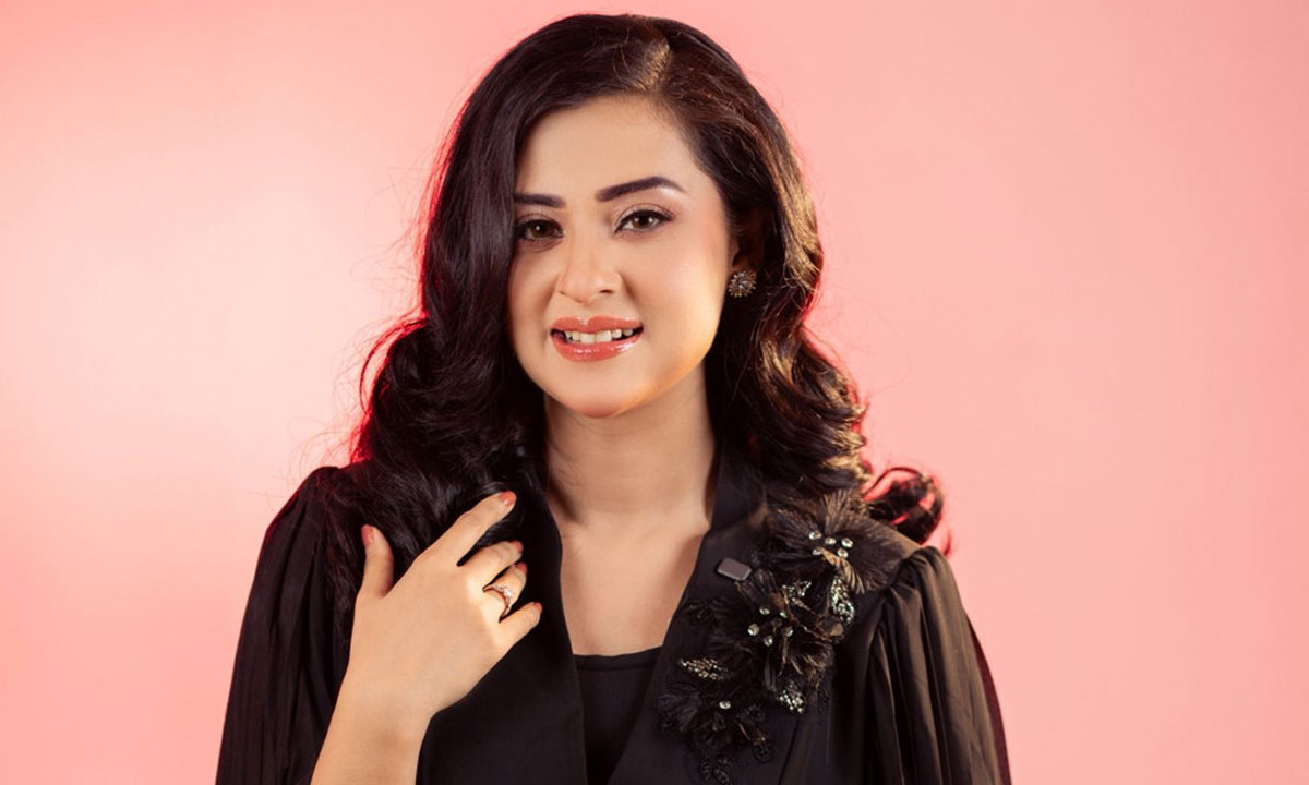 ইদানীং মেয়েরাই মেয়েদের নিয়ে বেশি ট্রল করছে : বুবলী