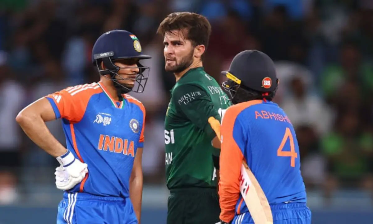 শাহিন আফ্রিদি ভারতের উদ্দেশে বললেন: ‘মাঠে জবাব দেওয়া হবে, কথায় নয়’