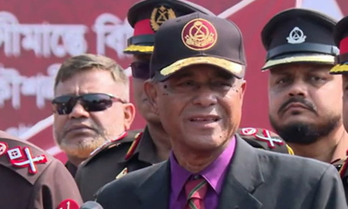 বিদেশে পালিয়ে কথা বললে কোনো মূল্য নেই: স্বরাষ্ট্র উপদেষ্টা